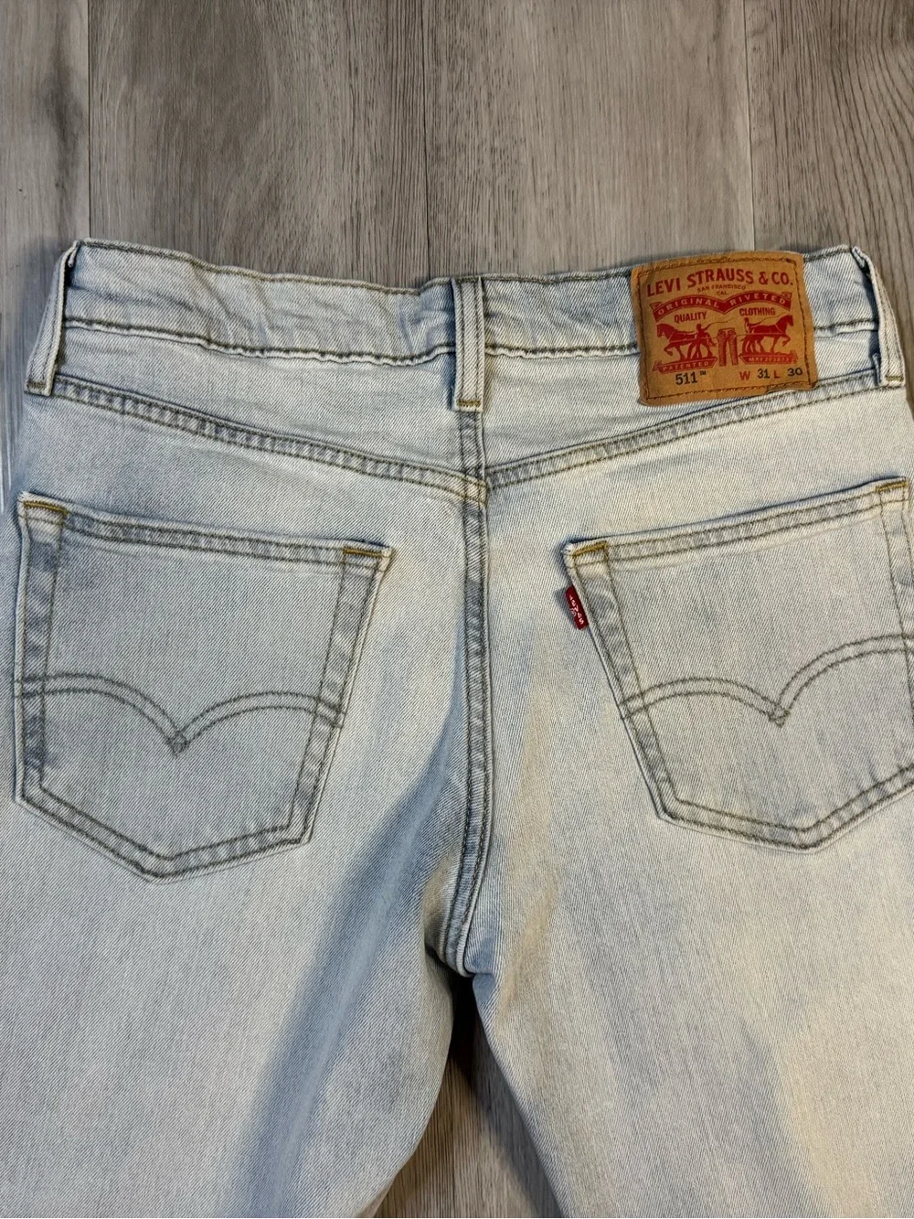 Levi’s 511 Men’s Slim Fit Light Wash Blue Stretch Denim Jeans 31x30